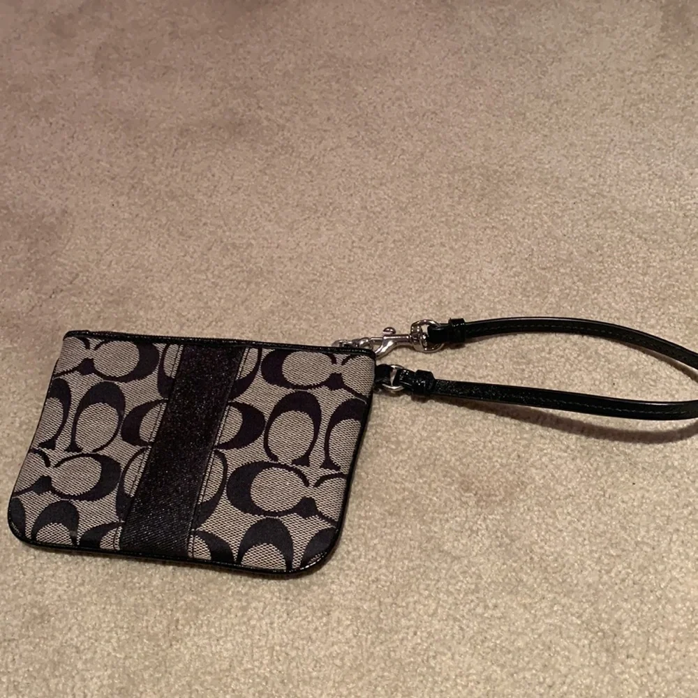 Black Coach wristlet never used - Picture 2 of 3